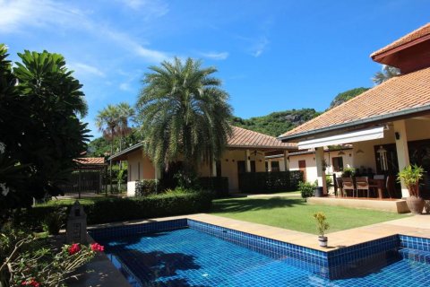 Вилла в Хуа Хине, Таиланд с 5 спальнями № 104995 - фото 8