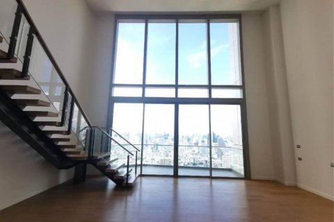 Condo à Khlong San, Bangkok, Thaïlande, 5 chambres  № 123671 - photo 2