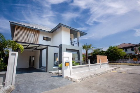 Дом в Чиангмае, Таиланд с 3 спальнями  № 85261