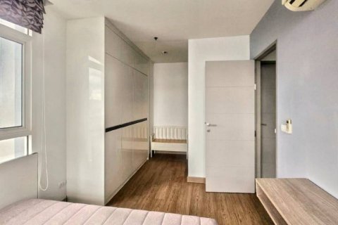 Condo in Bangkok, Thailand, 2 bedrooms  № 116004 - photo 6