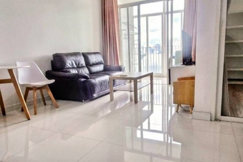 Condo in Bangkok, Thailand, 2 bedrooms  № 116004 - photo 1