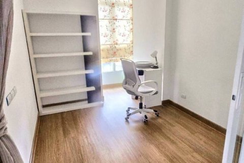 Condo in Bangkok, Thailand, 2 bedrooms  № 116004 - photo 3