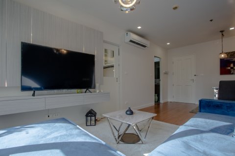 Condo in Bangkok, Thailand, 1 bedroom  № 143000 - photo 2