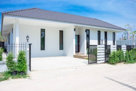 Вилла в Хуа Хине, Таиланд с 3 спальнями  № 124401 - фото 1