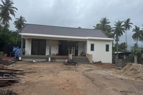 Villa in Surat Thani, Thailand 2 bedrooms № 124400 - photo 1