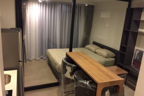 Condo in Bangkok, Thailand, 1 bedroom  № 132494 - photo 1