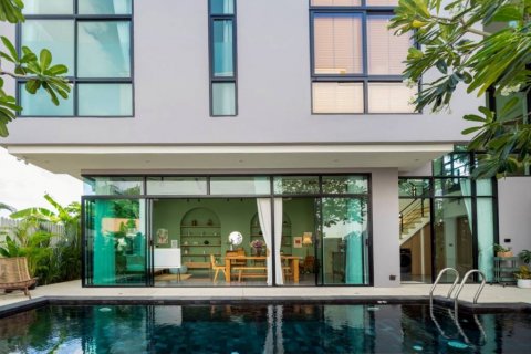 Villa in Bang Tao, Thailand 4 bedrooms № 132492 - photo 1