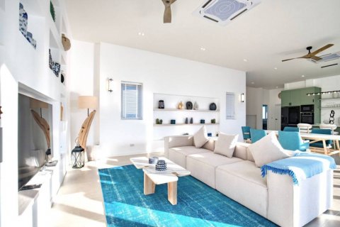 Villa in Rawai, Thailand 4 bedrooms № 119783 - photo 3