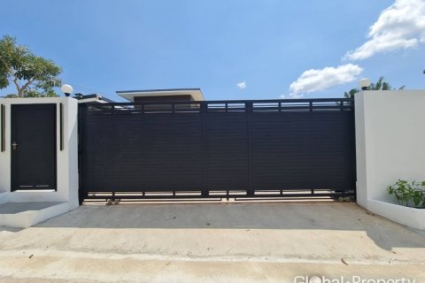 Дом в Паттайе, Таиланд с 3 спальнями № 124195 - фото 2