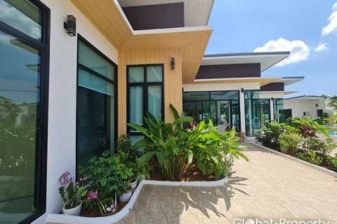 Дом в Паттайе, Таиланд с 3 спальнями № 124195 - фото 9