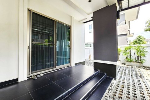 House in Pattaya, Thailand 4 bedrooms № 124194 - photo 4