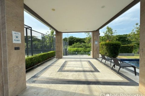 House in Pattaya, Thailand 4 bedrooms № 124194 - photo 30