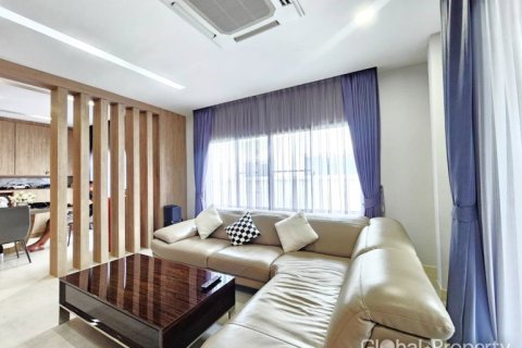 House in Pattaya, Thailand 4 bedrooms № 124194 - photo 7