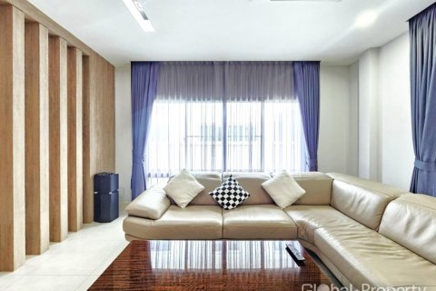 House in Pattaya, Thailand 4 bedrooms № 124194 - photo 6
