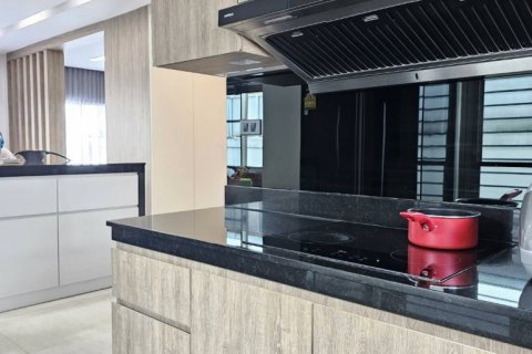 House in Pattaya, Thailand 4 bedrooms № 124194 - photo 9