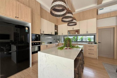 Villa in Bang Lamung, Thailand 3 bedrooms № 124512 - photo 7