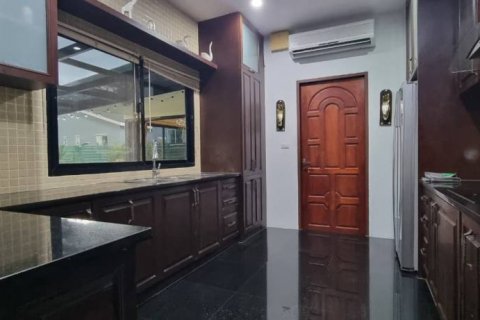 Villa à Bang Lamung, Thaïlande 5 chambres № 124679 - photo 9