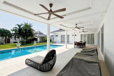 Вилла в Хуа Хине, Таиланд с 4 спальнями  № 124678 - фото 9