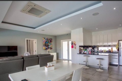 Villa in Hua Hin, Thailand 3 bedrooms № 124683 - photo 3