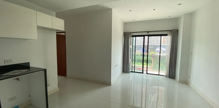 Condo in Pattaya, Thailand, 2 bedrooms  № 173873