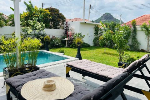 Villa in Pran Buri, Thailand 2 bedrooms № 144605 - photo 2