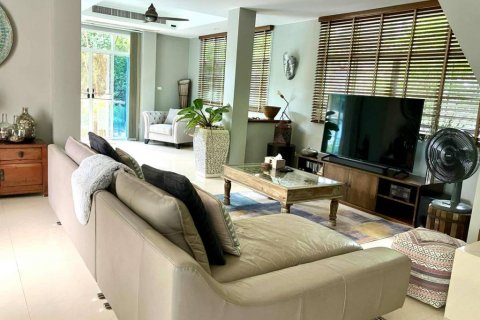 Villa in Karon, Thailand 4 bedrooms № 144606 - photo 3