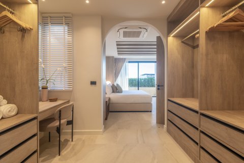 Villa in Phuket, Thailand 3 bedrooms № 142879 - photo 24