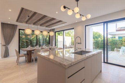 Villa in Phuket, Thailand 3 bedrooms № 142879 - photo 15