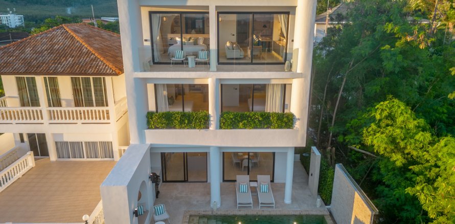 Villa in Phuket, Thailand 3 bedrooms № 142879