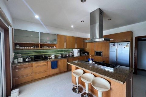 Вилла в Хуа Хине, Таиланд с 7 спальнями  № 101909 - фото 8