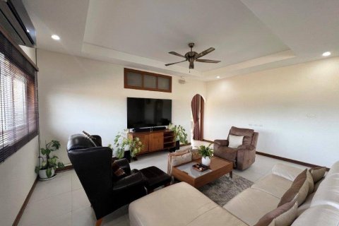 Вилла в Хуа Хине, Таиланд с 7 спальнями  № 101909 - фото 4