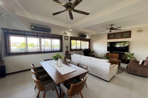 Вилла в Хуа Хине, Таиланд с 7 спальнями  № 101909 - фото 3