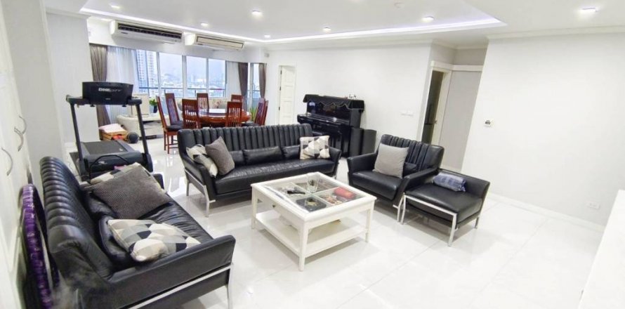 Condo in Suan Luang, Bangkok, Thailand, 3 bedrooms  № 101908