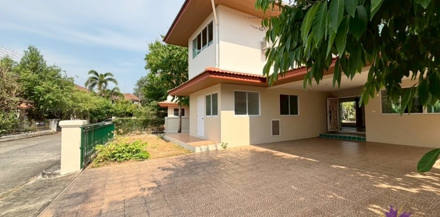 House in San Sai, Thailand 3 bedrooms № 124200
