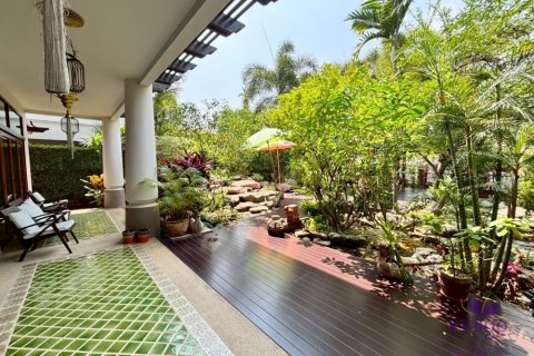 Дом в Чиангмае, Таиланд с 4 спальнями  № 124201 - фото 1