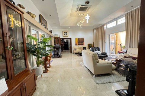 Вилла в Паттайе, Таиланд с 4 спальнями  № 86003 - фото 2