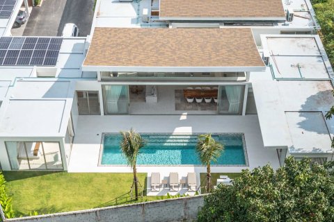 House in Bang Tao, Thailand 4 bedrooms № 120842 - photo 1