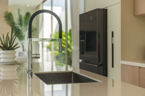 House in Bang Tao, Thailand 4 bedrooms № 120842 - photo 7