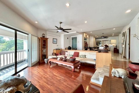 Кондоминиум с 2 спальнями в Ча-аме, Таиланд № 86351 - фото 1