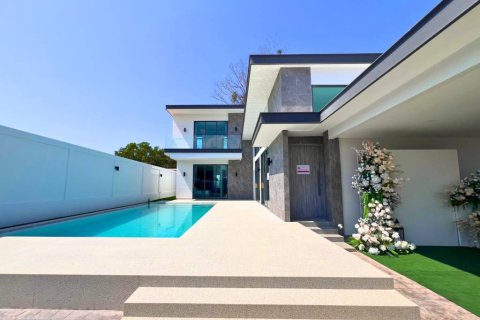 Villa in Bang Lamung, Thailand 3 bedrooms № 124652