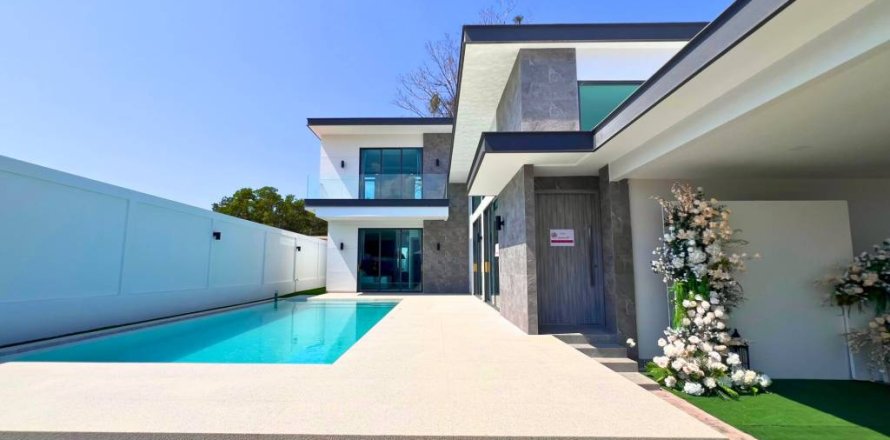 Вилла в Паттайе, Таиланд с 3 спальнями № 124652