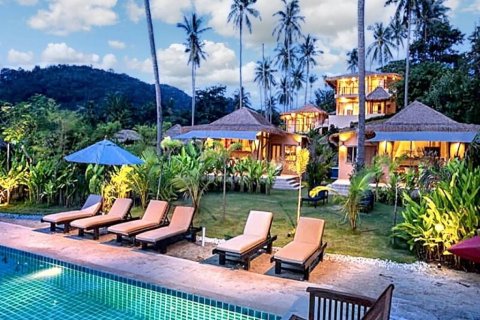 Villa in Ko Kaeo, Thailand 4 bedrooms № 86139 - photo 1