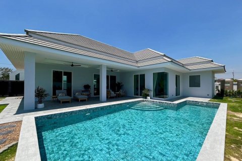 Вилла в Хуа Хине, Таиланд с 3 спальнями  № 99960 - фото 1