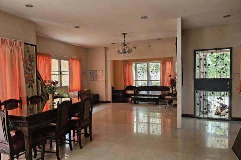 House in Bangkok, Thailand 8 bedrooms № 100988 - photo 9