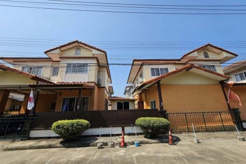 House in Bangkok, Thailand 8 bedrooms № 100988 - photo 1