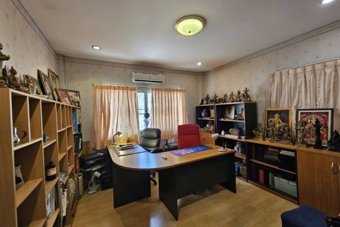 House in Bangkok, Thailand 8 bedrooms № 100988 - photo 10
