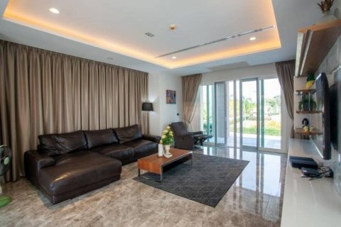 Вилла в Хуа Хине, Таиланд с 5 спальнями  № 100991 - фото 3