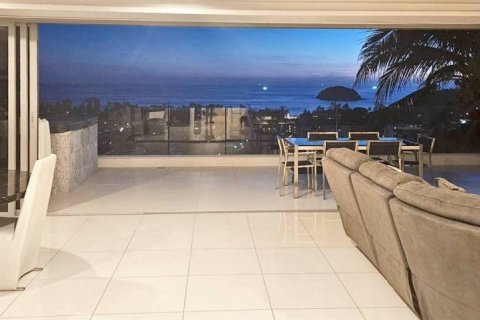 Condo in Karon, Thailand, 2 bedrooms  № 99533 - photo 1