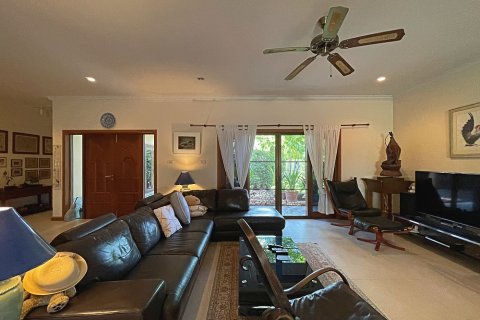 House in Hua Hin, Thailand 4 bedrooms № 125431 - photo 3