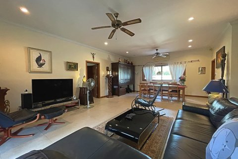 House in Hua Hin, Thailand 4 bedrooms № 125431 - photo 5